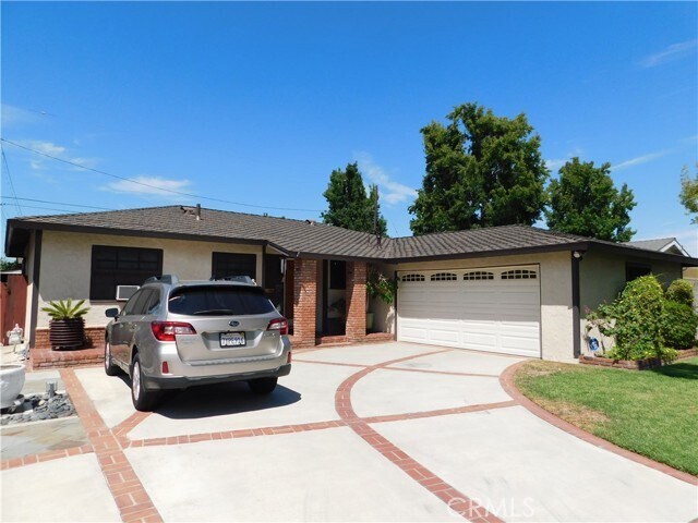 Primary Photo - 3511 W Crystal Ln