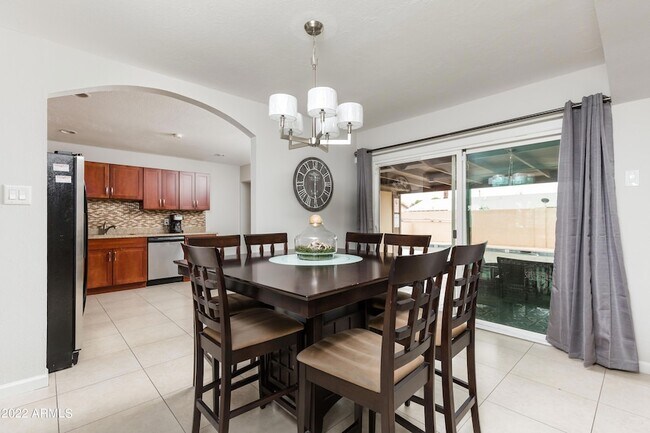 Foto del edificio - 7323 E Lewis Ave