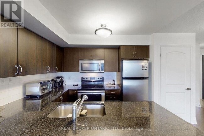 Building Photo - 1060-1060 Sheppard Ave W