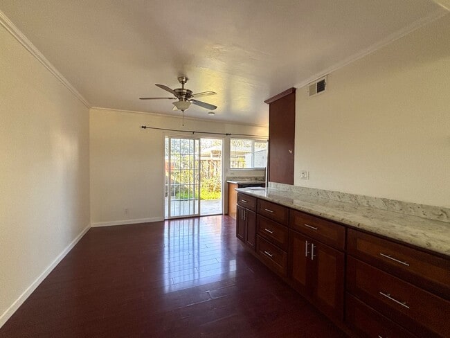 Foto del edificio - Charming 3-Bedroom, 2-Bath Townhome in Prime Fremont Location