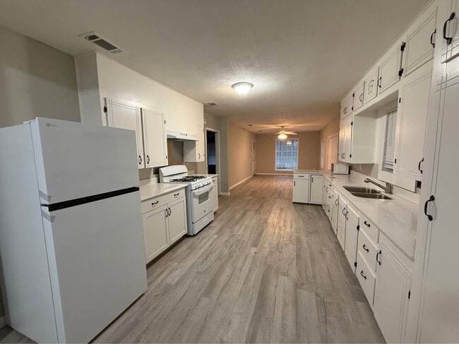 Building Photo - 3 Bedroom 1 Bathroom Home for Rent