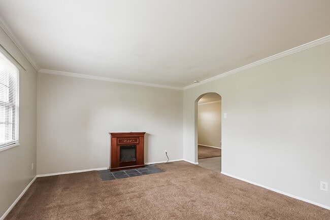 Building Photo - 1886 Florida Dr