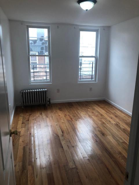 Foto del edificio - 2131 Bruckner Blvd