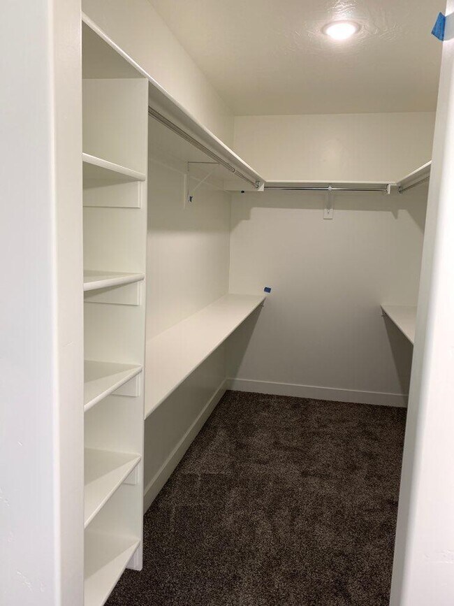 Foto del edificio - 4 Bedroom Home With RV Parking