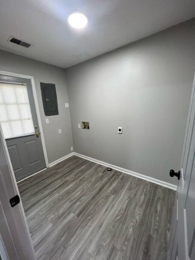 Foto del edificio - ***FIRST MONTH FREE*** Newly remodeled 2 b...