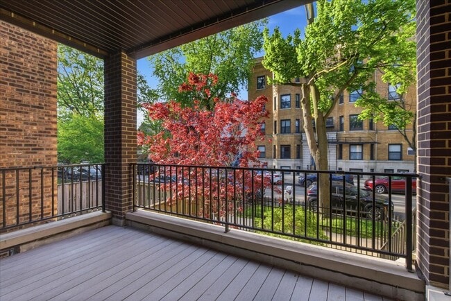 Building Photo - 850 W Lill Ave