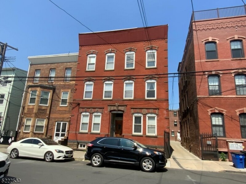 Primary Photo - 127 Union St