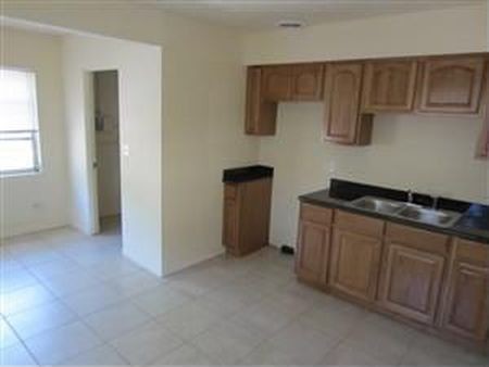 Building Photo - 2609 3rd Ave. S. 33712 3 Bed 2 Bath