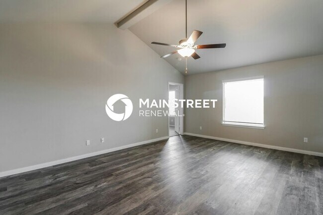 Foto del edificio - 4 Bedroom Pet-Friendly Home in Newcastle, OK with Main Street Renewal
