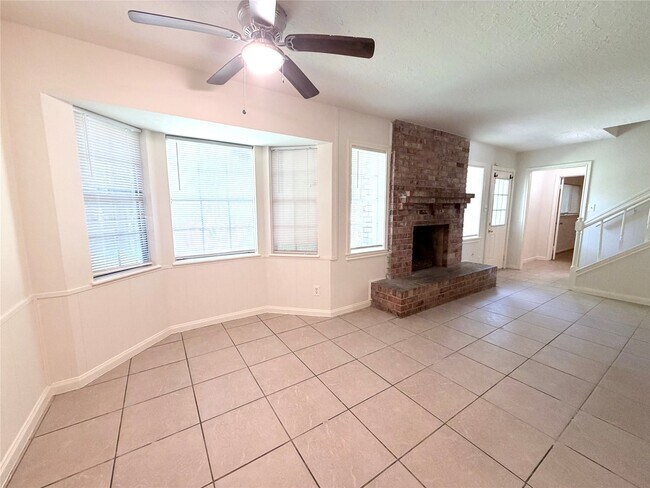 Foto del edificio - 9706 Crestdale Cir