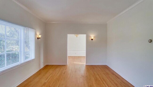 Building Photo - 1162 E Orange Grove Blvd