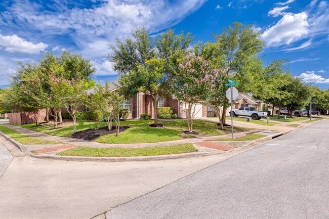 Building Photo - 18717 Deep Water Dr
