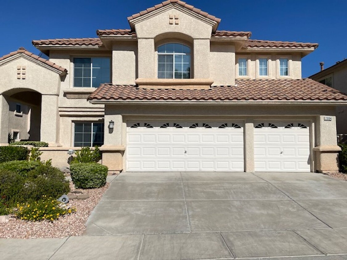 Foto principal - Summerlin Beauty in the gate Canyon Oaks C...