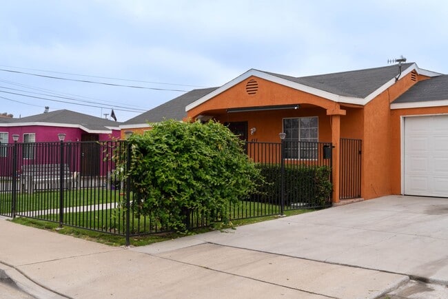 Foto del edificio - 2 bed, 1 bath