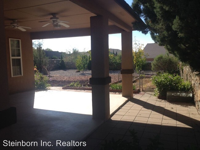 Building Photo - 3 br, 2 bath House - 710 Canyon Point Rd.