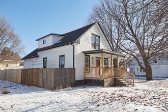 Building Photo - 827 9th St SW