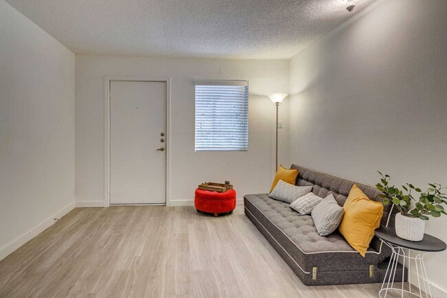 Building Photo - Cascade Apartments
