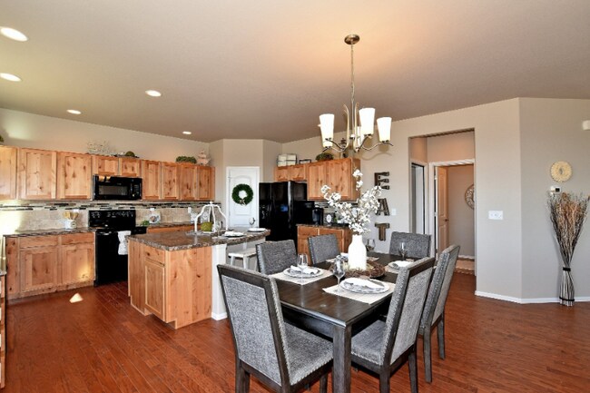 Foto del edificio - 2039 Blue Moon Dr