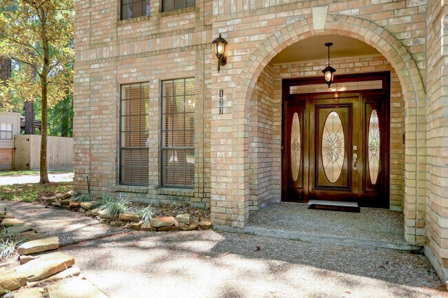 Building Photo - 127 Rush Haven Dr