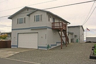 Building Photo - 4421 Sucia Dr