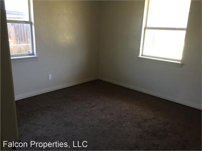 Building Photo - 3 br, 1 bath House - 1232 NE 45th St