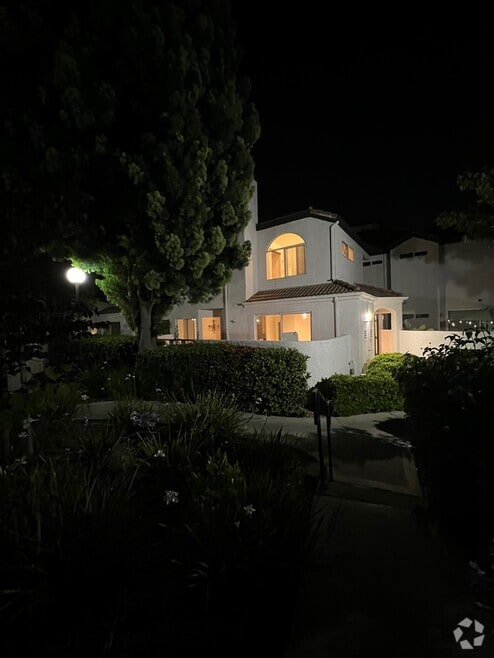 Building Photo - 13133 Le Parc