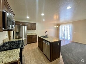 Building Photo - 1000 E Blf Vw Dr