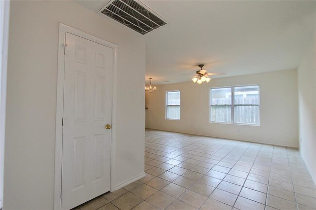 Foto del edificio - 5527 Hamill Ranch Lane