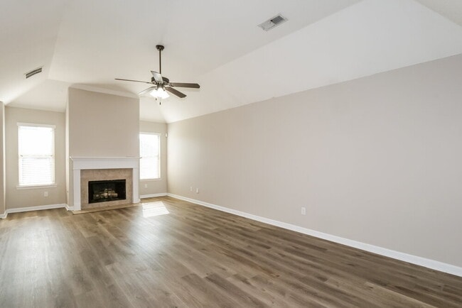 Foto del edificio - 40 Willow Springs Ln