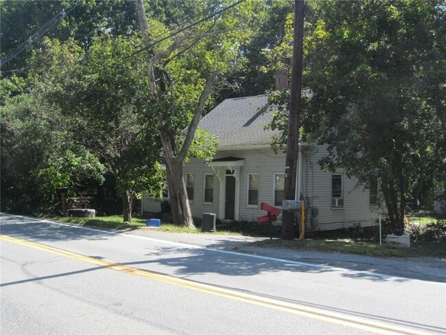 Building Photo - 2 A Plainfield Pl
