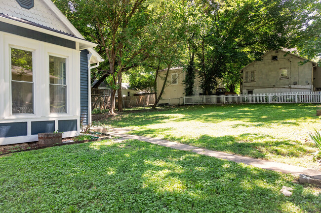 Large Fenced Yard - 730 Chestnut St