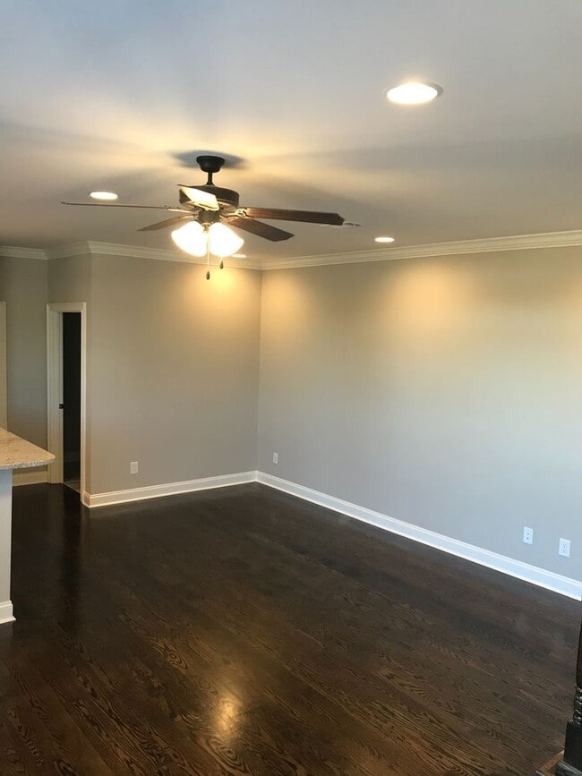 Building Photo - The Townhomes of Runningvine