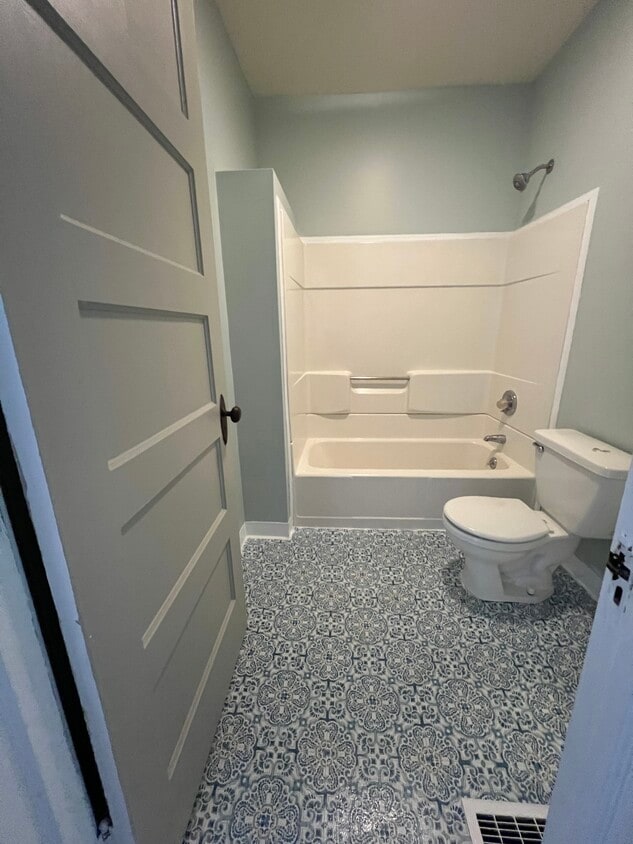 124 Fairfield Ave Unit Furnished Buffalo House, Buffalo, NY 14214 Apartments in Buffalo, NY