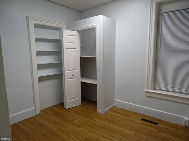 Building Photo - 1 br, 1 bath Apartment - 550 Dennis St