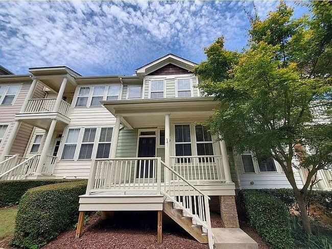 Building Photo - 513 Village Loop Dr