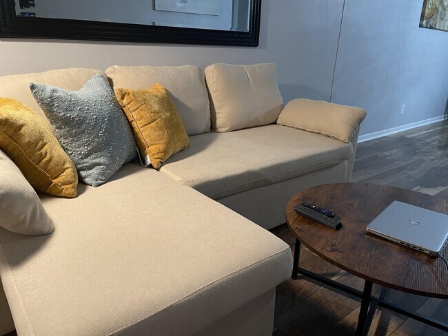 Foto del edificio - 1030 Green Pine Blvd