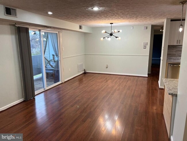 Building Photo - 12201 Peach Crest Dr
