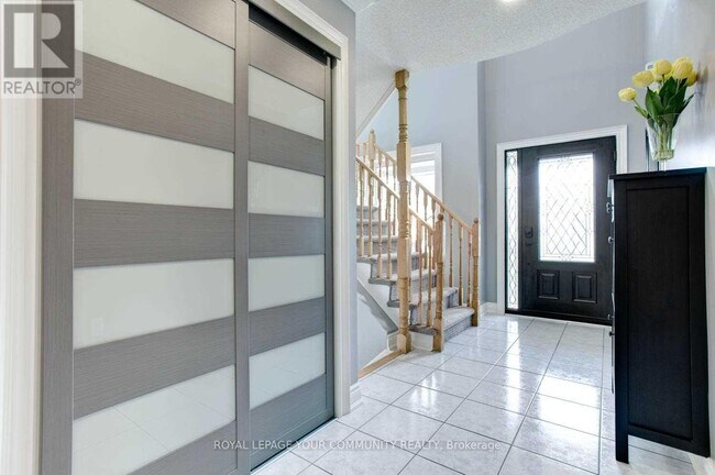 Building Photo - 372 Marble Pl