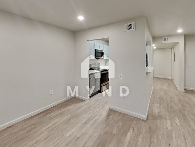 Building Photo - 1130 Babcock Rd Unit 105