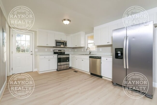 Foto del edificio - 6637 Speight School Rd