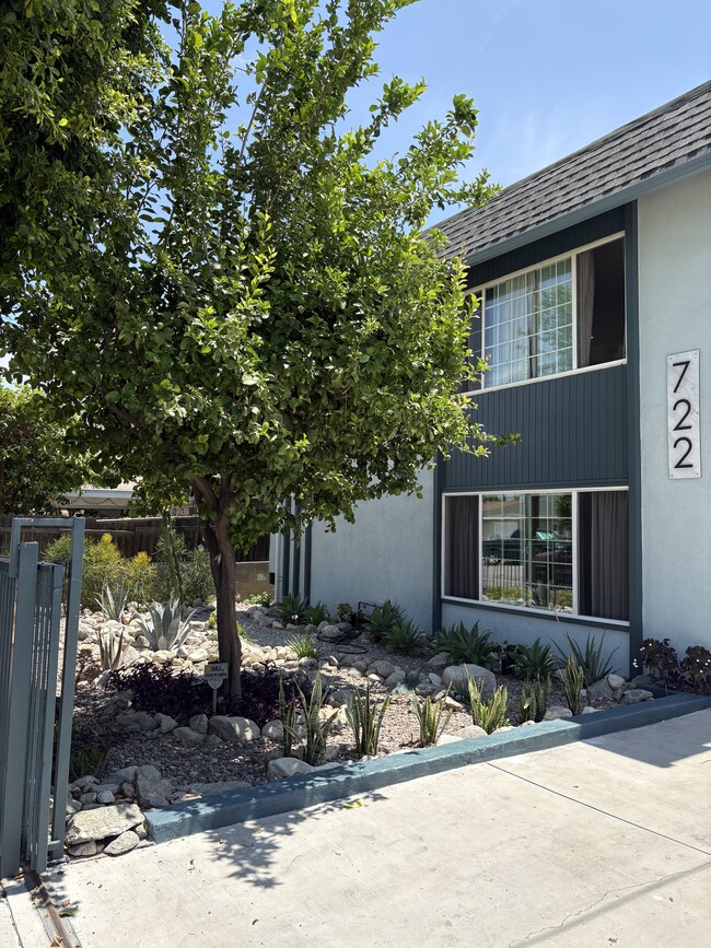 Building Photo - 722 Coronel St