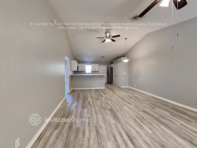 Foto del edificio - 6075 Roger St