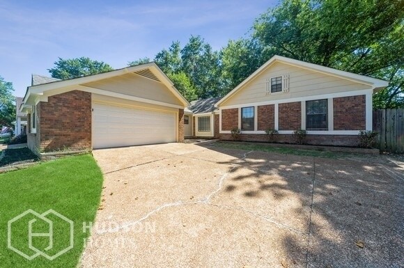 Building Photo - NOW AVAILABLE! - 3881 Plum Hill Dr, Memphi...