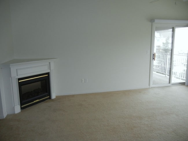 Foto del edificio - 16803 Dover Dr