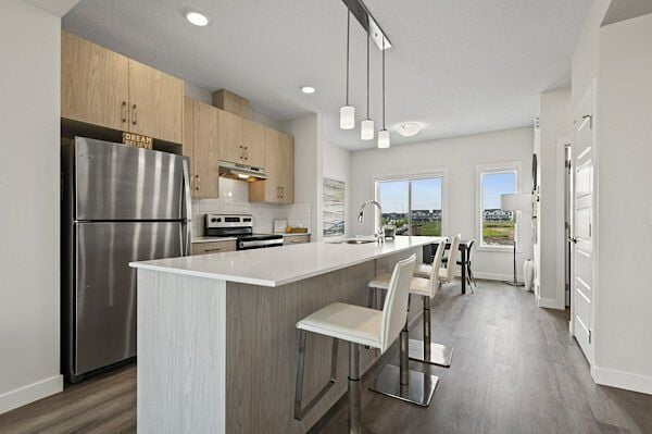 Primary Photo - 21750 93 Av NW