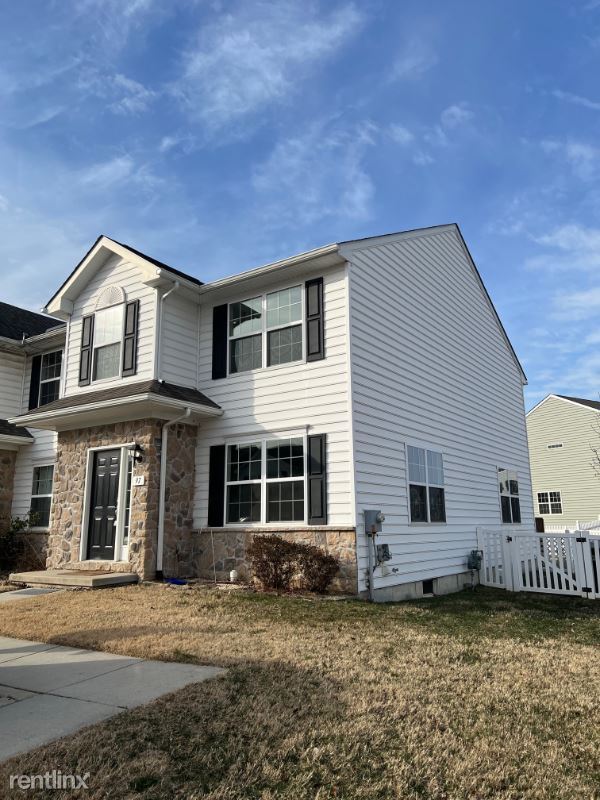 Building Photo - 3 br, 2.5 bath Townhome - 97 Salerno Dr