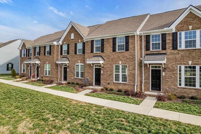 Foto del edificio - 3 BED 2.5 BATH TOWNHOME WALKING DISTANCE TO LEBANON SQUARE!