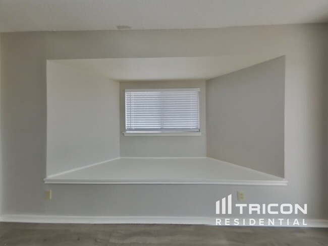 Building Photo - 8130 Ocean Meadow Dr