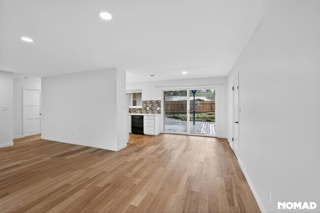 Foto del edificio - 375 SW Devon Ln