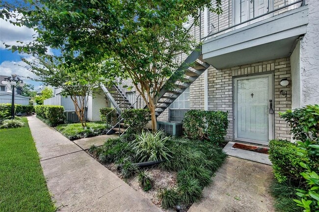 Building Photo - 8787 Brae Acres Rd